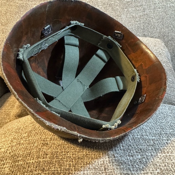 Vintage Vietnam War era US Army M1 combat helmet with liner - Picture 6 of 11